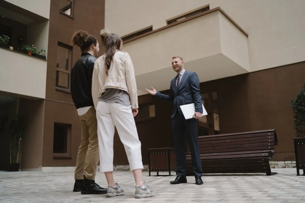 Cómo elegir inmobiliaria para vender tu piso: guía práctica